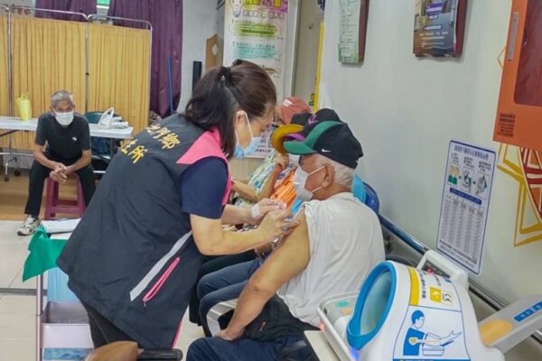 防範流感傳染 屏縣衛局籲民眾速打疫苗